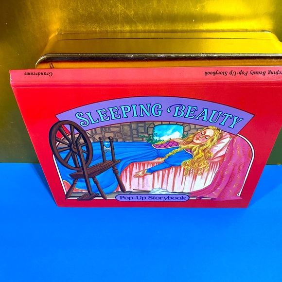 SLEEPING BEAUTY VINTAGE 90s COLLECTABLE HARDCOVER POP -UP STORYBOOK - Picture 14 of 15